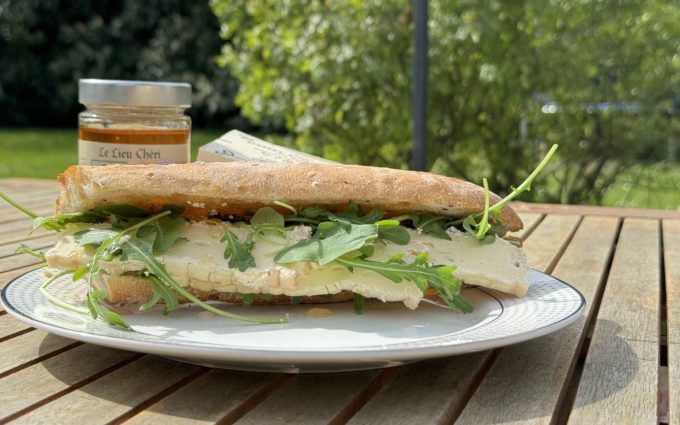 Le « Pont l&rsquo;Évêque > Paris » : Une Ode Gustative à la Normandie